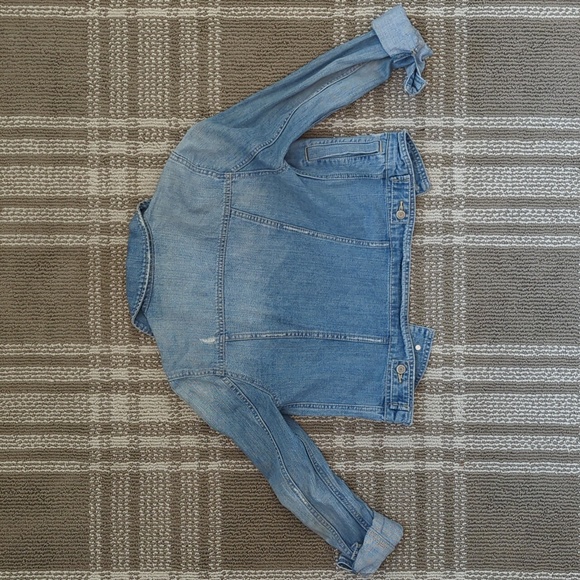American Eagle distressed jean jacket - Picture 2 of 2